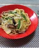 蒲鉾とどんこ椎茸の和風パスタ