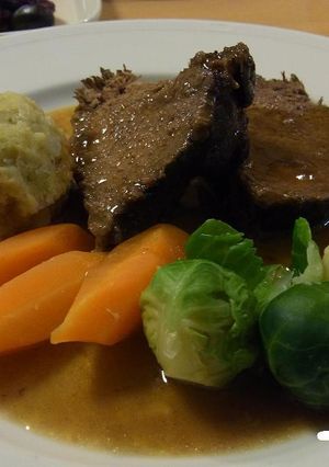 ザワーブラーテン（牛肉マリネ煮込み）-レシピのメイン写真