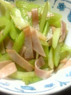 セロリとハムの炒め物-レシピのメイン写真