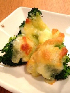 ブロッコリーのチーズ焼き-レシピのメイン写真