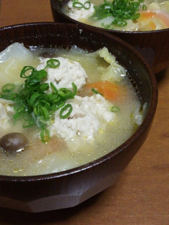 野菜たっぷり鶏だんご味噌汁♪-レシピのメイン写真