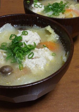 野菜たっぷり鶏だんご味噌汁♪-レシピのメイン写真