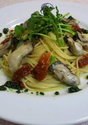 牡蠣のパスタ☆ジェノベーゼソース添え-レシピのメイン写真