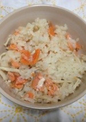 スモークサーモンの炊き込み御飯（和風）-レシピのメイン写真