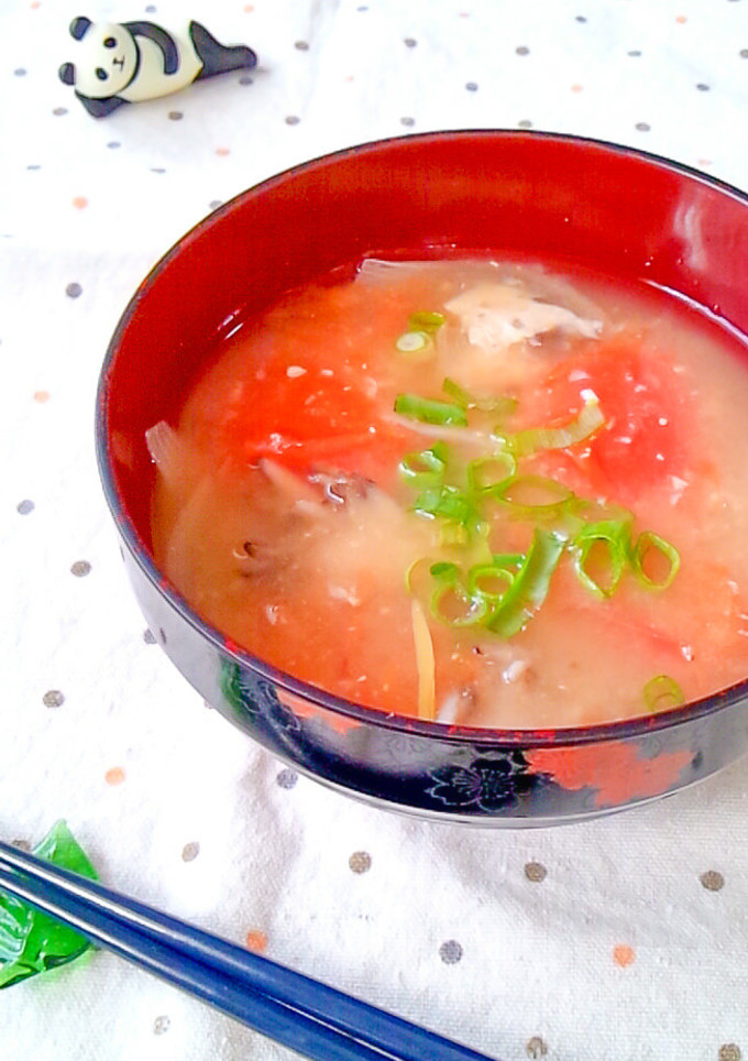 だし要らず♪トマトと酒粕のお味噌汁-レシピのメイン写真