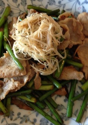 豚肉の粕漬けと香味野菜の炒めもの-レシピのメイン写真