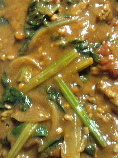 フライパンでほうれん草とトマトのカレー-レシピのメイン写真