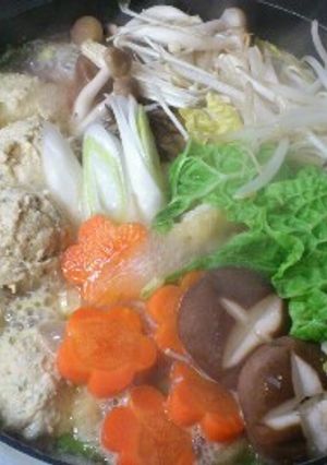 お鍋に鶏団子-レシピのメイン写真