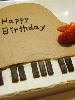 ピアノのデコレーションケーキ♪♪-レシピのメイン写真