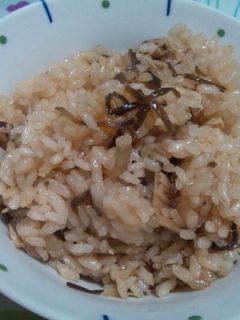 生姜がきいてる簡単ツナの炊き込みご飯♪-レシピのメイン写真