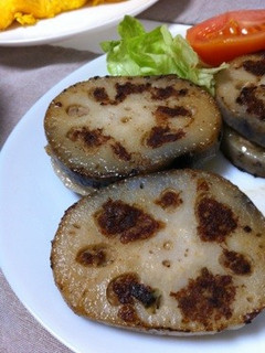 減塩!胡麻風味のレンコンはさみ焼き☆-レシピのメイン写真