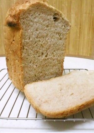 ♪黒豆煮汁でリメイクぱん♪-レシピのメイン写真