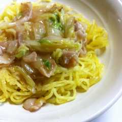 รูปของ 白菜と豚肉だけ★あんかけかた焼きそば風