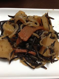 ひじきとじゃがいもの煮物-レシピのメイン写真