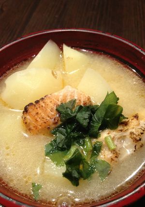 バーナーで料理革命☆鮭じゃが味噌汁-レシピのメイン写真