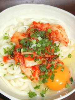 冷凍うどんで 釜玉キムチうどん-レシピのメイン写真