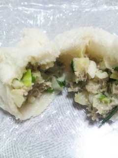 簡単餃子まん!余った餃子の種で♪-レシピのメイン写真