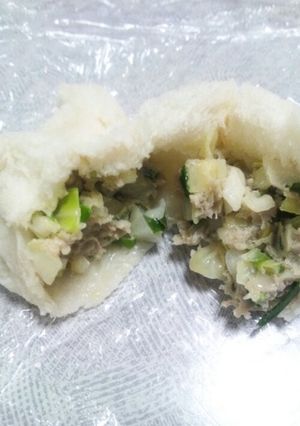 簡単餃子まん！余った餃子の種で♪-レシピのメイン写真
