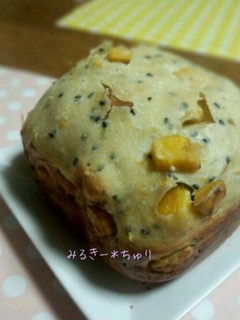 ホクホク*さつまいもと黒ごまパン-レシピのメイン写真