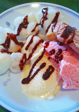 お餅をアイスにトッピング♪-レシピのメイン写真