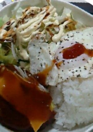 レトルトハンバーグで簡単☆ロコモコ-レシピのメイン写真