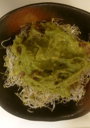 簡単おつまみ！アボカドとマグロの一品-レシピのメイン写真