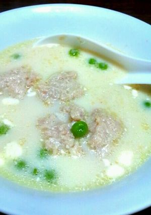 和風と洋風の牛乳優しい鶏つみれスープ-レシピのメイン写真