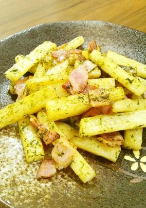 長芋とベーコンのバター醤油炒め青のり風味-レシピのメイン写真