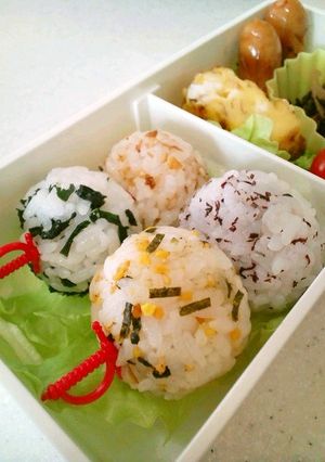 【お弁当】コロコロかわいい♡プチおにぎり-レシピのメイン写真