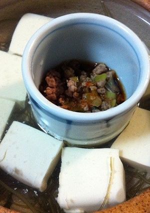 簡単なおつまみ！肉そぼろのピリ辛湯豆腐-レシピのメイン写真