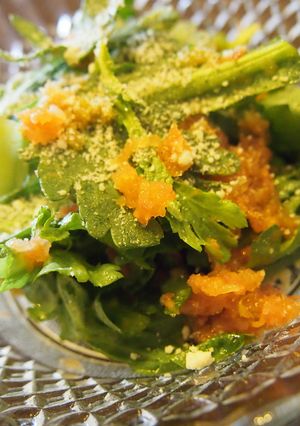 春菊サラダ　リンゴ人参ドレッシング-レシピのメイン写真