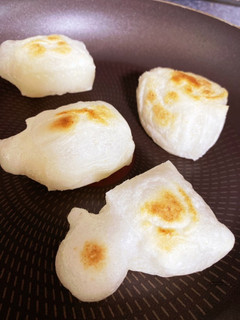 フライパンでこんがり焼き餅-レシピのメイン写真