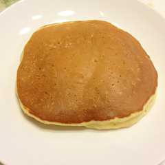 รูปของ モチモチふんわり甘いバナナのパンケーキ