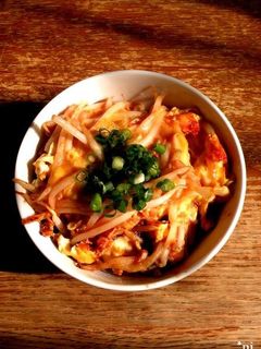 エビチリ風!もやしだけの簡単丼-レシピのメイン写真