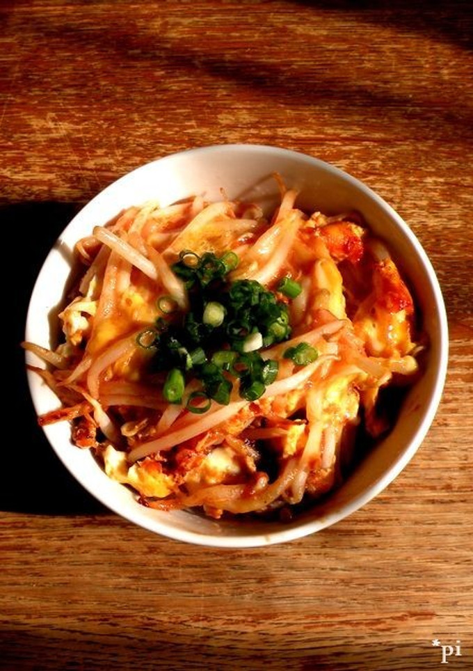エビチリ風！もやしだけの簡単丼-レシピのメイン写真