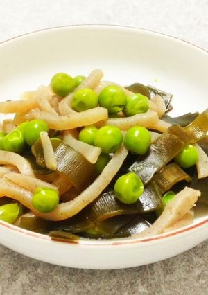 グリンピースと蒟蒻のやさしい煮物☆-レシピのメイン写真