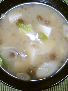 なめこと豆腐のあったか味噌汁-レシピのメイン写真