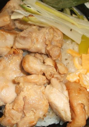 鶏もも肉の味噌ヨーグルト丼-レシピのメイン写真