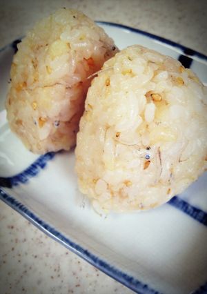 天かす＆ラー油で！旨じゃこおにぎり-レシピのメイン写真