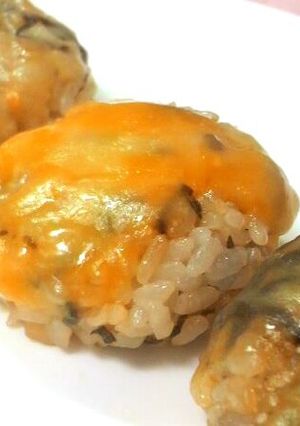 チェダーチーズと塩昆布の焼おにぎり☆-レシピのメイン写真