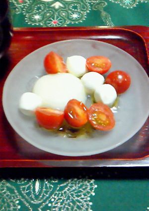 モツァレラとミニトマトのオリーブオイル餅-レシピのメイン写真