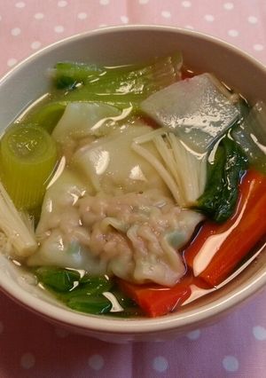 たっぷり野菜のエスニック風ワンタンスープ-レシピのメイン写真