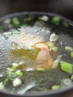 生姜で温まろう!鶏とわかめの生姜スープ-レシピのメイン写真