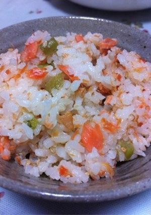 鮭(中辛)と大根の葉の炊き込みご飯-レシピのメイン写真