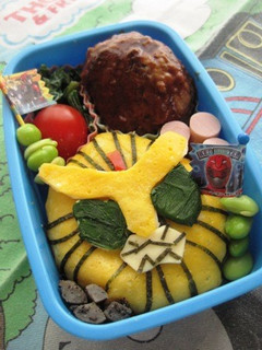 仮面ライダービーストキャラ弁(幼稚園)-レシピのメイン写真