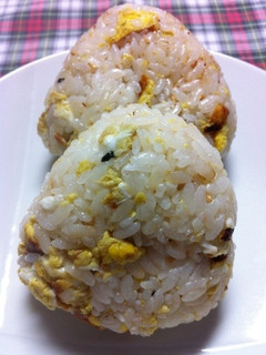 卵焼きの残りでおにぎり-レシピのメイン写真