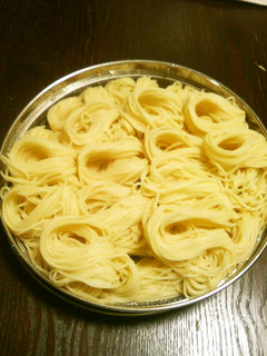 くっついても食べやすい麺類の盛付方法-レシピのメイン写真