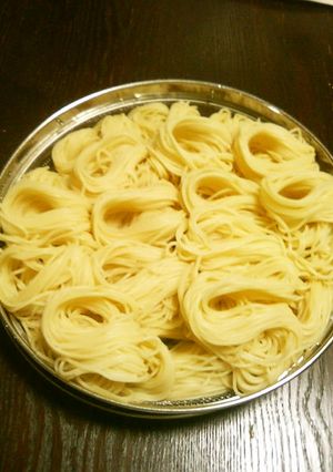 くっついても食べやすい麺類の盛付方法-レシピのメイン写真