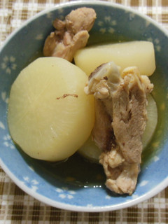 ほっこり！骨付き鶏モモ肉と大根の生姜煮-レシピのメイン写真