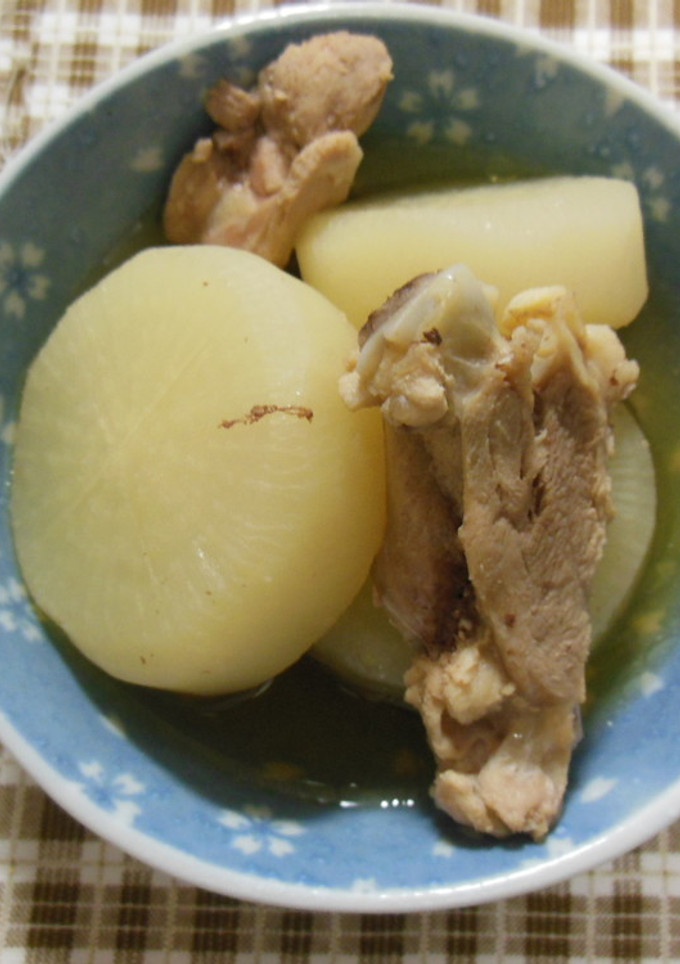 ほっこり！骨付き鶏モモ肉と大根の生姜煮-レシピのメイン写真